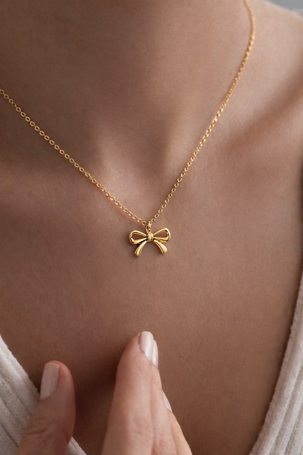 Golden Bow Pendant 🎀